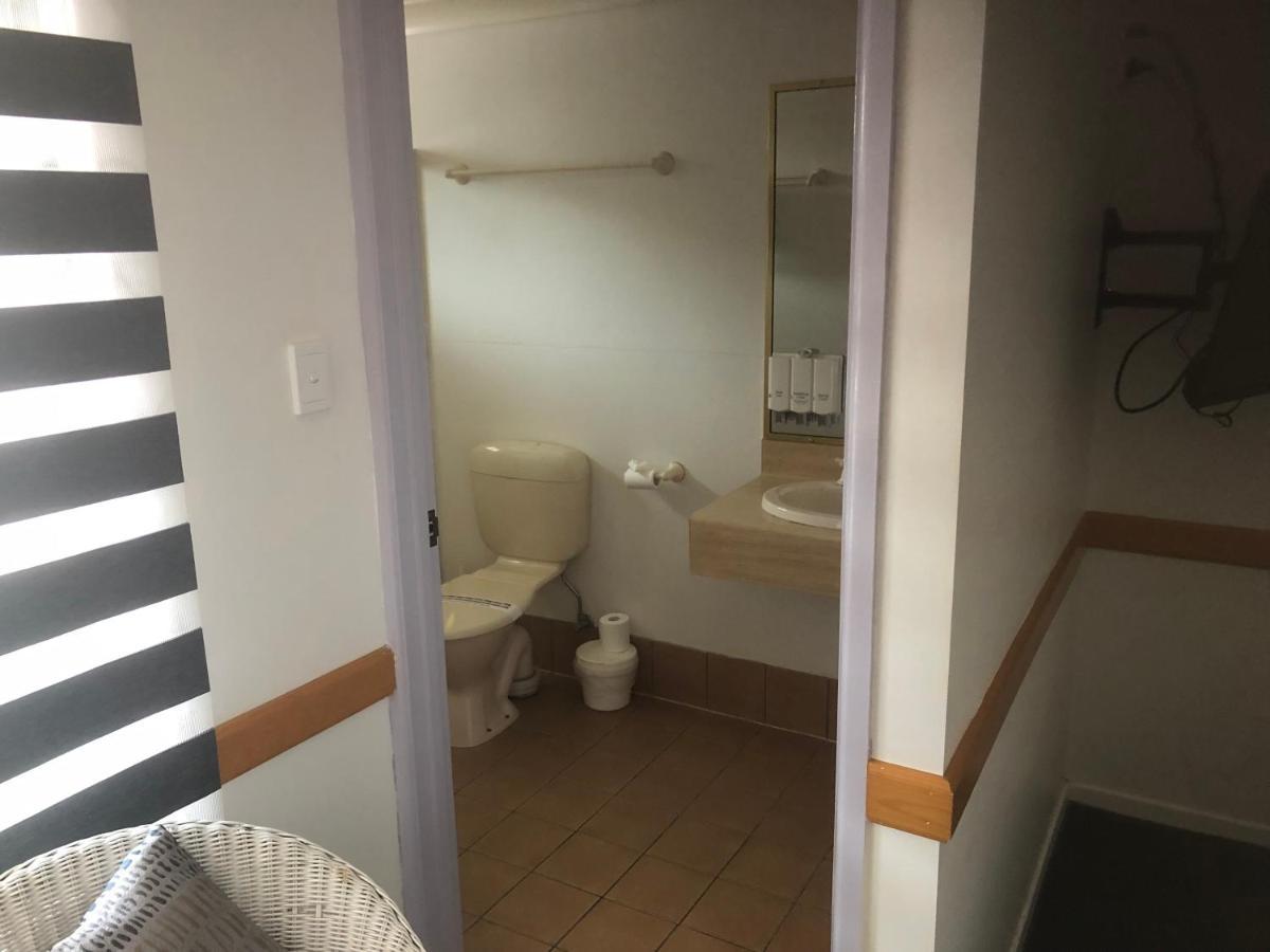 Vines Motel